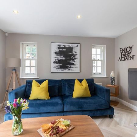 Elliot Oliver - 2 Bedroom Garden Apartment With Parking Τσέλτενχαμ Εξωτερικό φωτογραφία