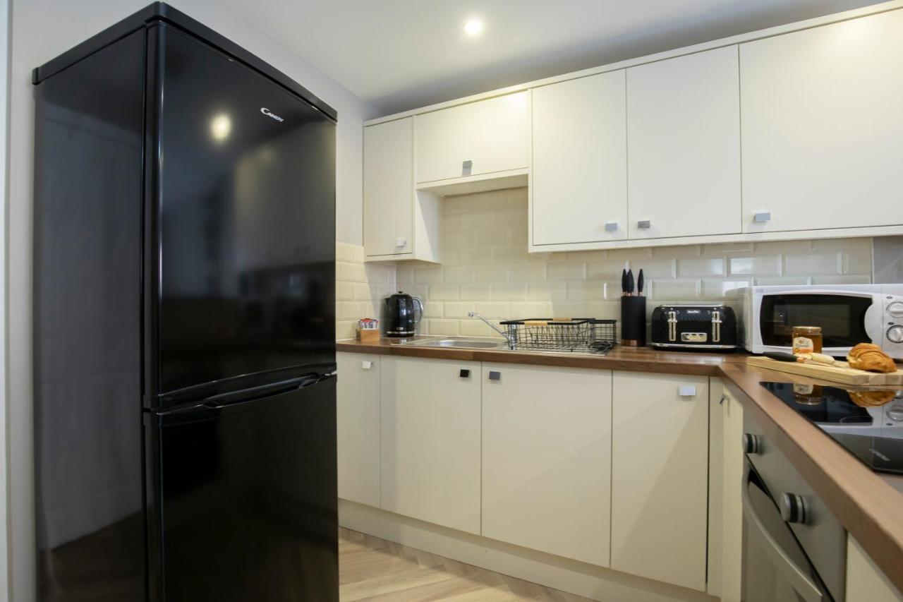 Elliot Oliver - 2 Bedroom Garden Apartment With Parking Τσέλτενχαμ Εξωτερικό φωτογραφία