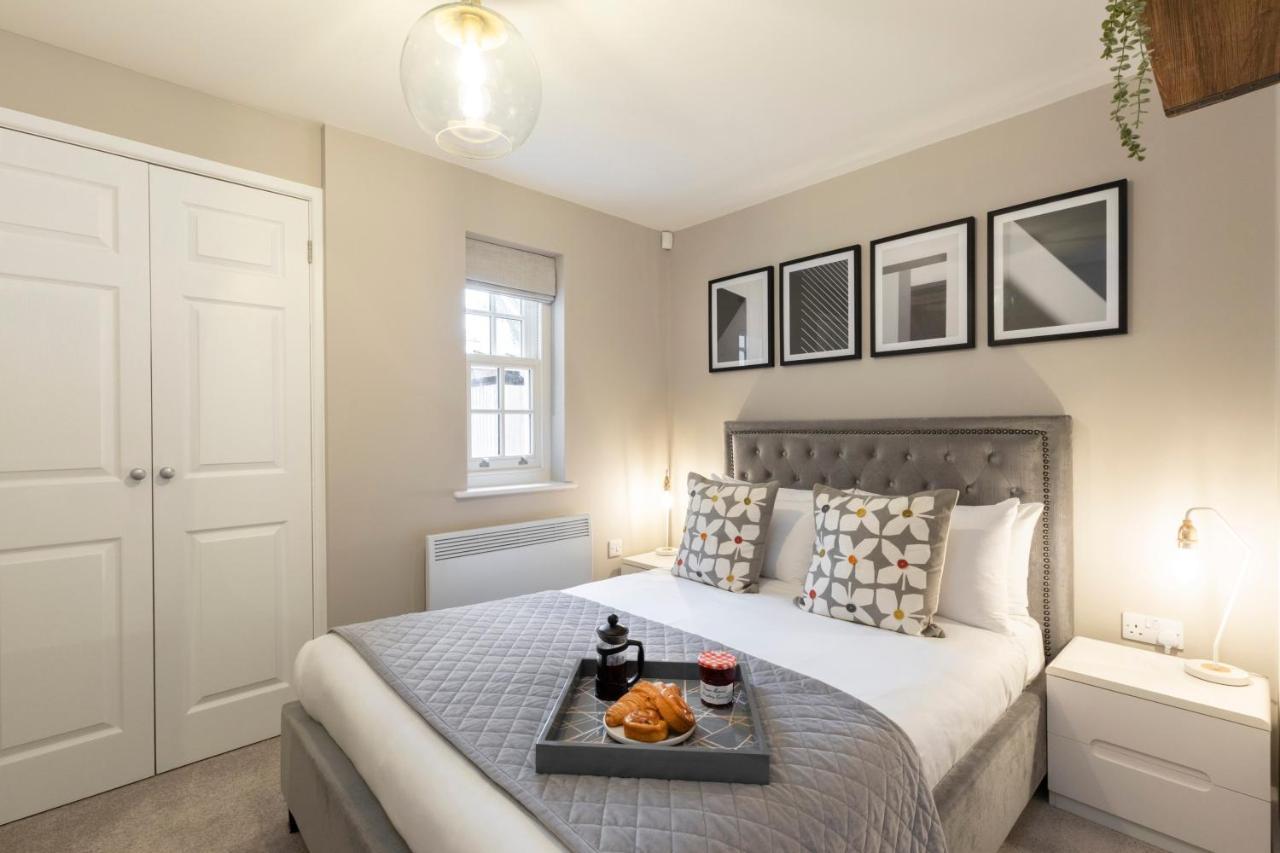 Elliot Oliver - 2 Bedroom Garden Apartment With Parking Τσέλτενχαμ Εξωτερικό φωτογραφία