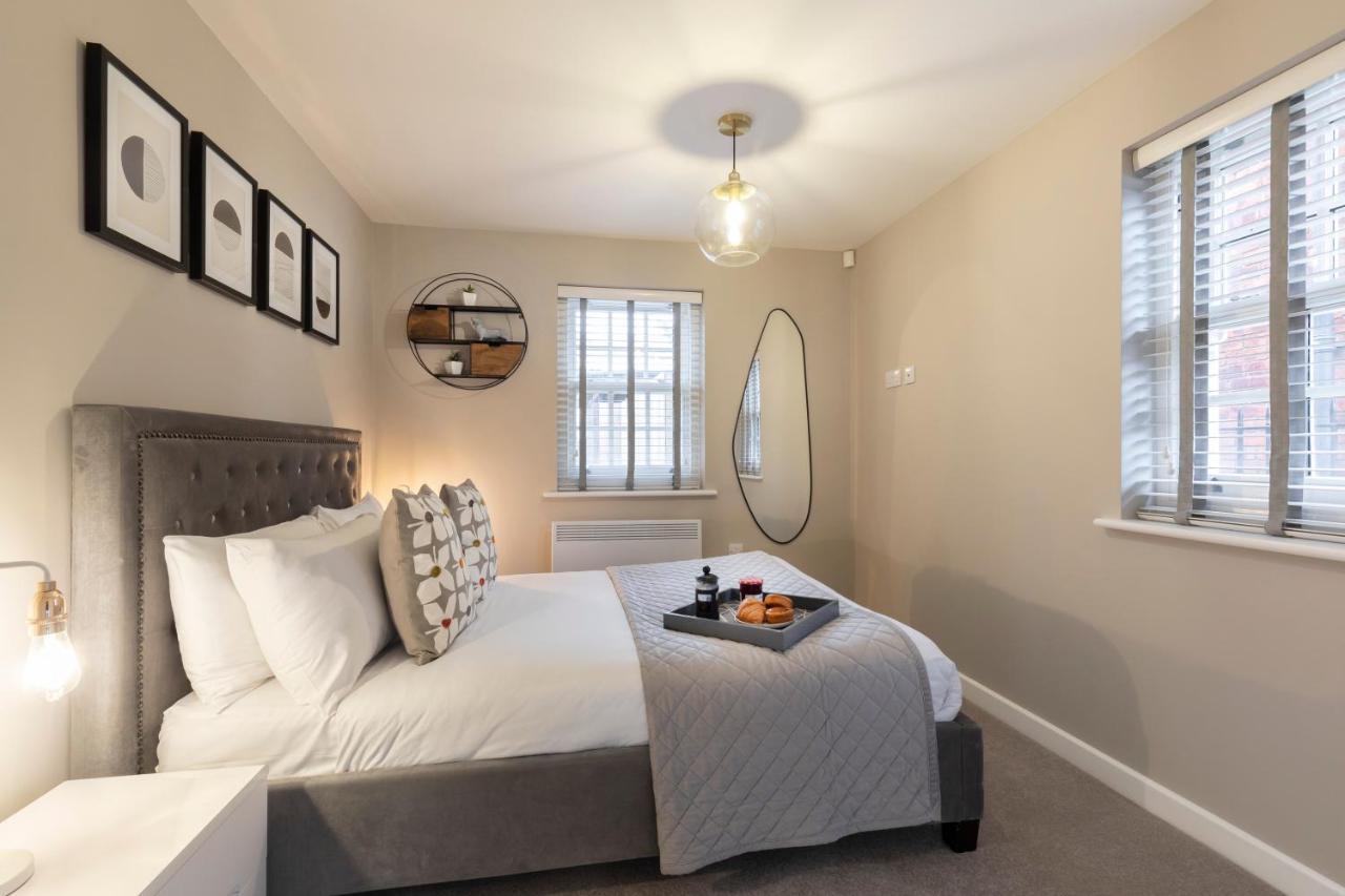 Elliot Oliver - 2 Bedroom Garden Apartment With Parking Τσέλτενχαμ Εξωτερικό φωτογραφία